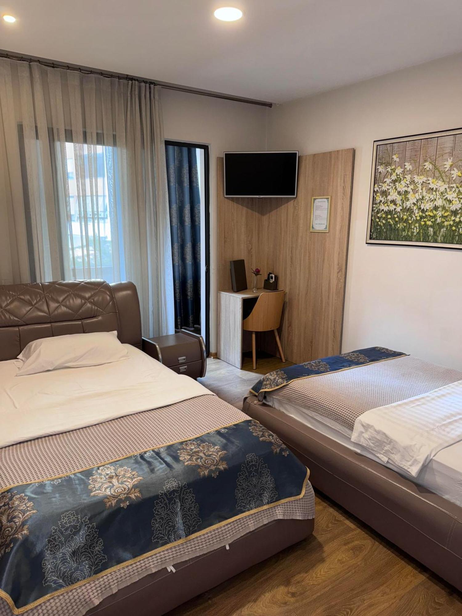 Park Hotel TIRANA Buitenkant foto