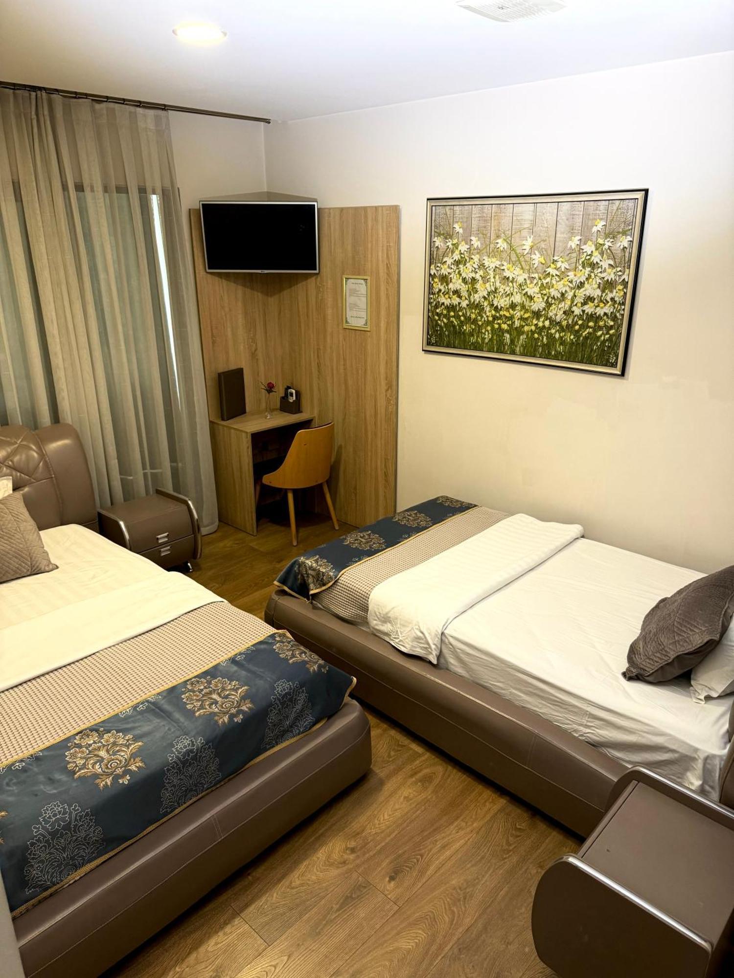 Park Hotel TIRANA Buitenkant foto
