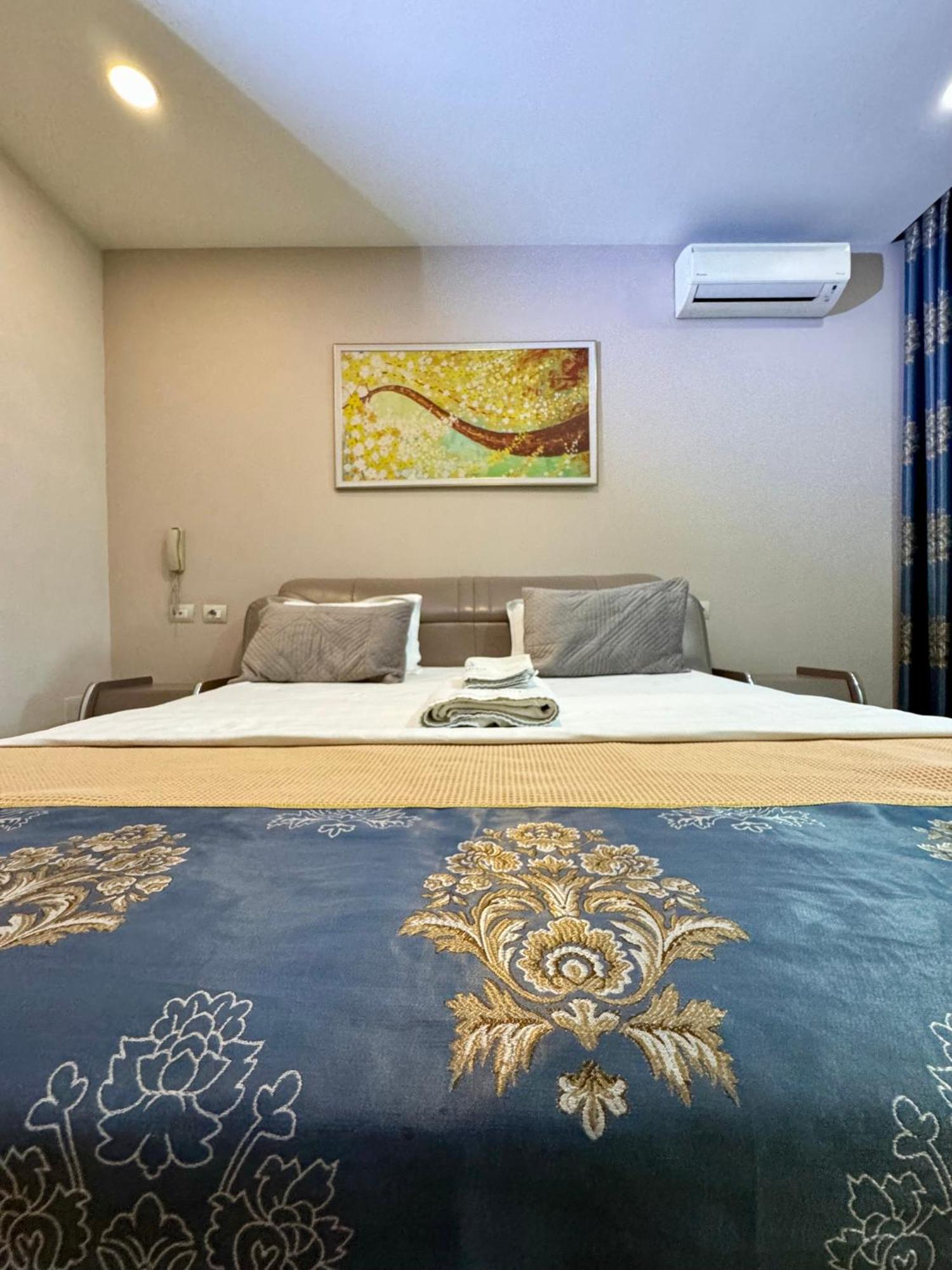 Park Hotel TIRANA Buitenkant foto