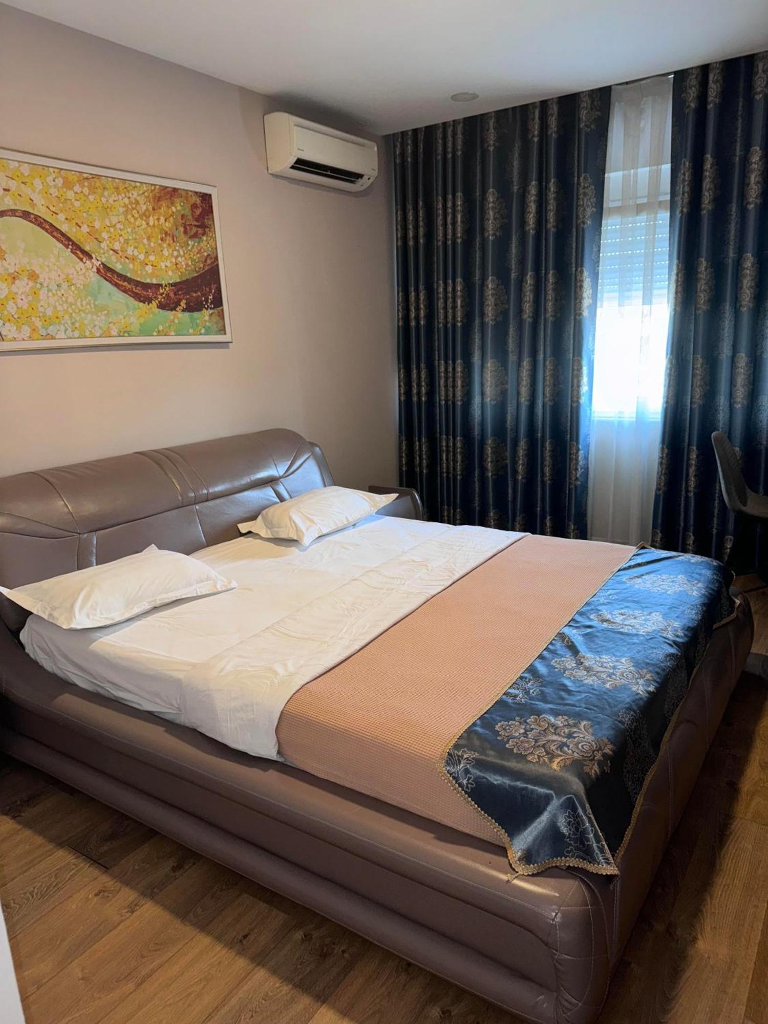 Park Hotel TIRANA Buitenkant foto