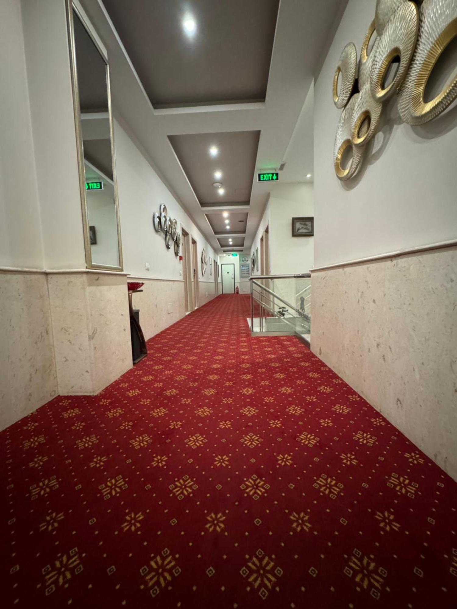 Park Hotel TIRANA Buitenkant foto