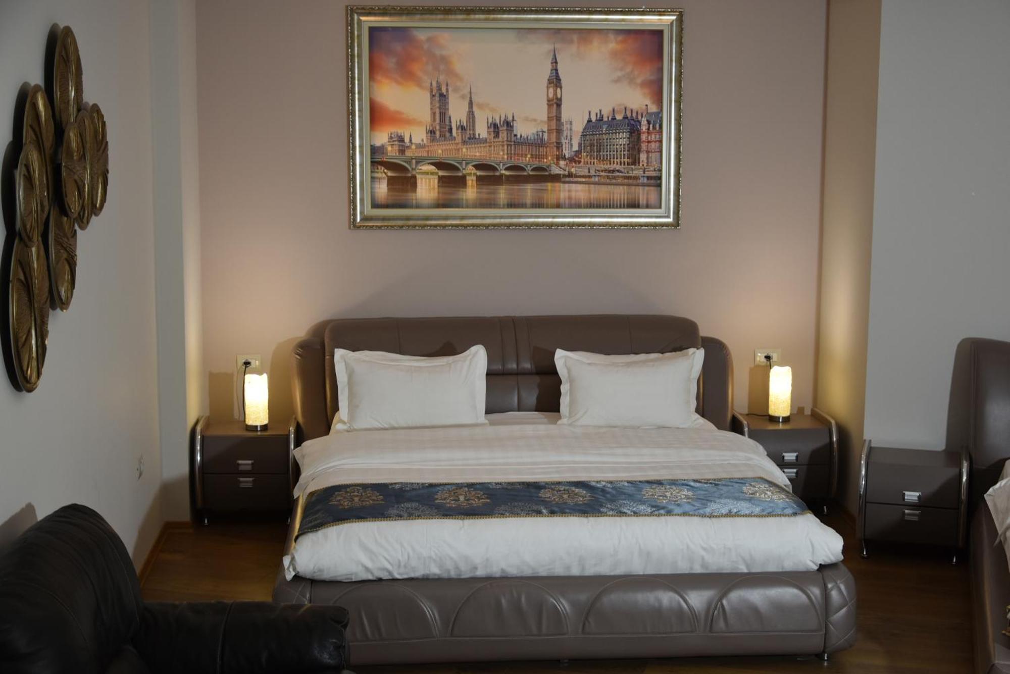 Park Hotel TIRANA Buitenkant foto