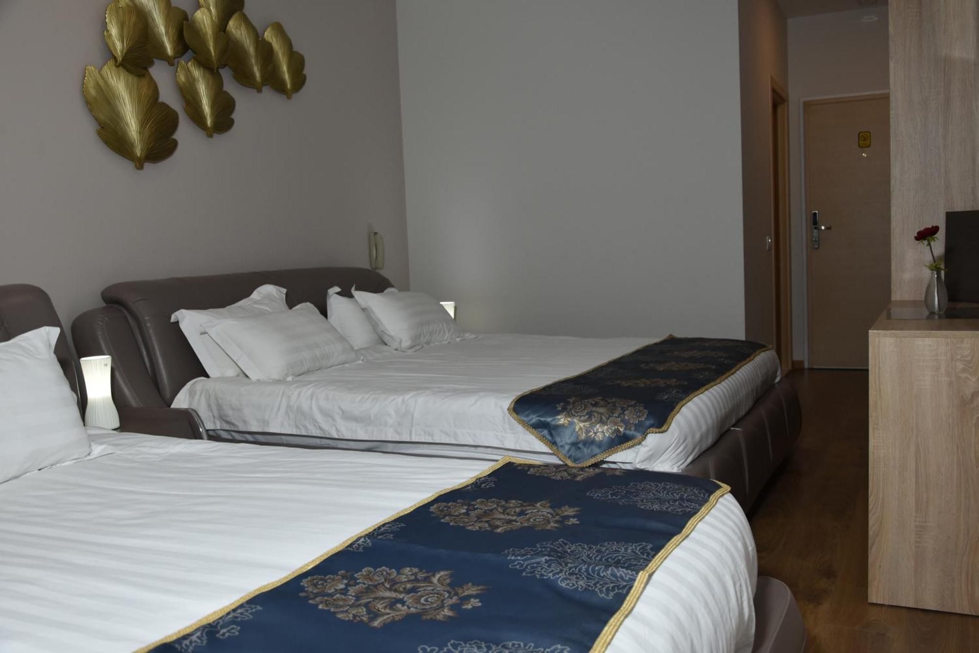 Park Hotel TIRANA Buitenkant foto