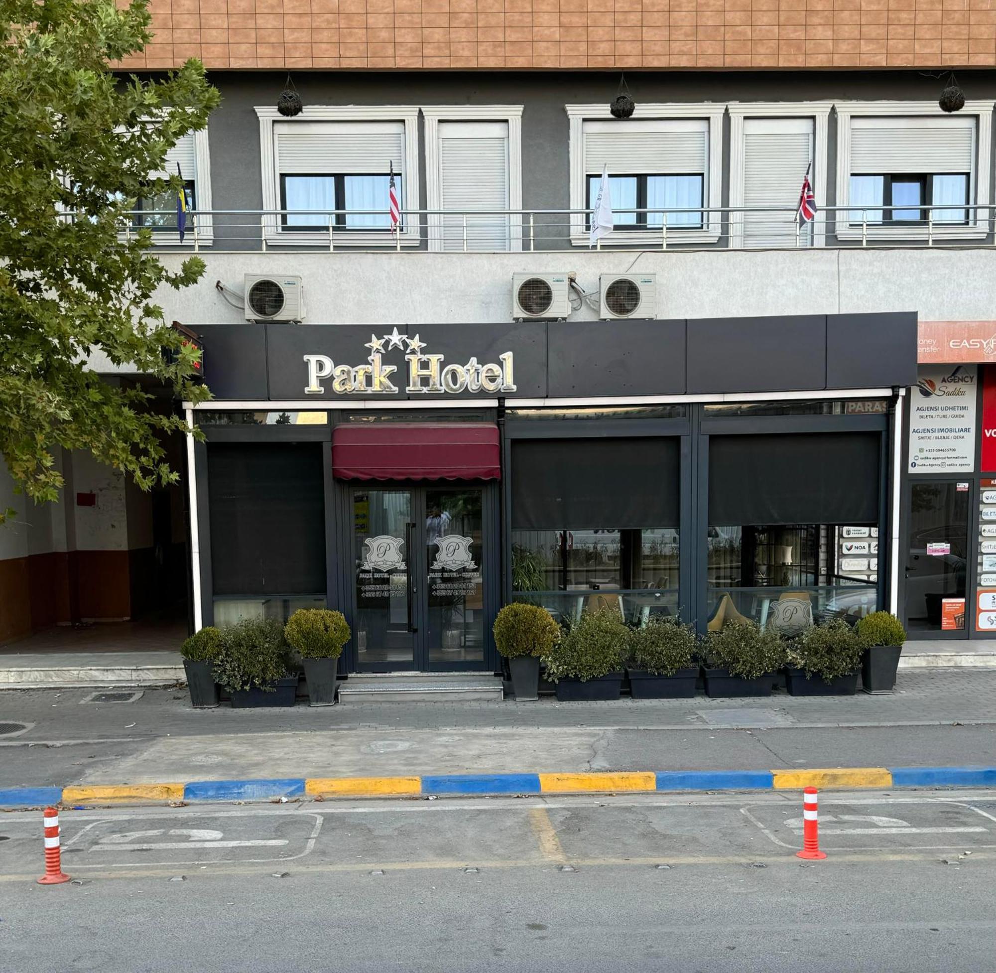 Park Hotel TIRANA Buitenkant foto